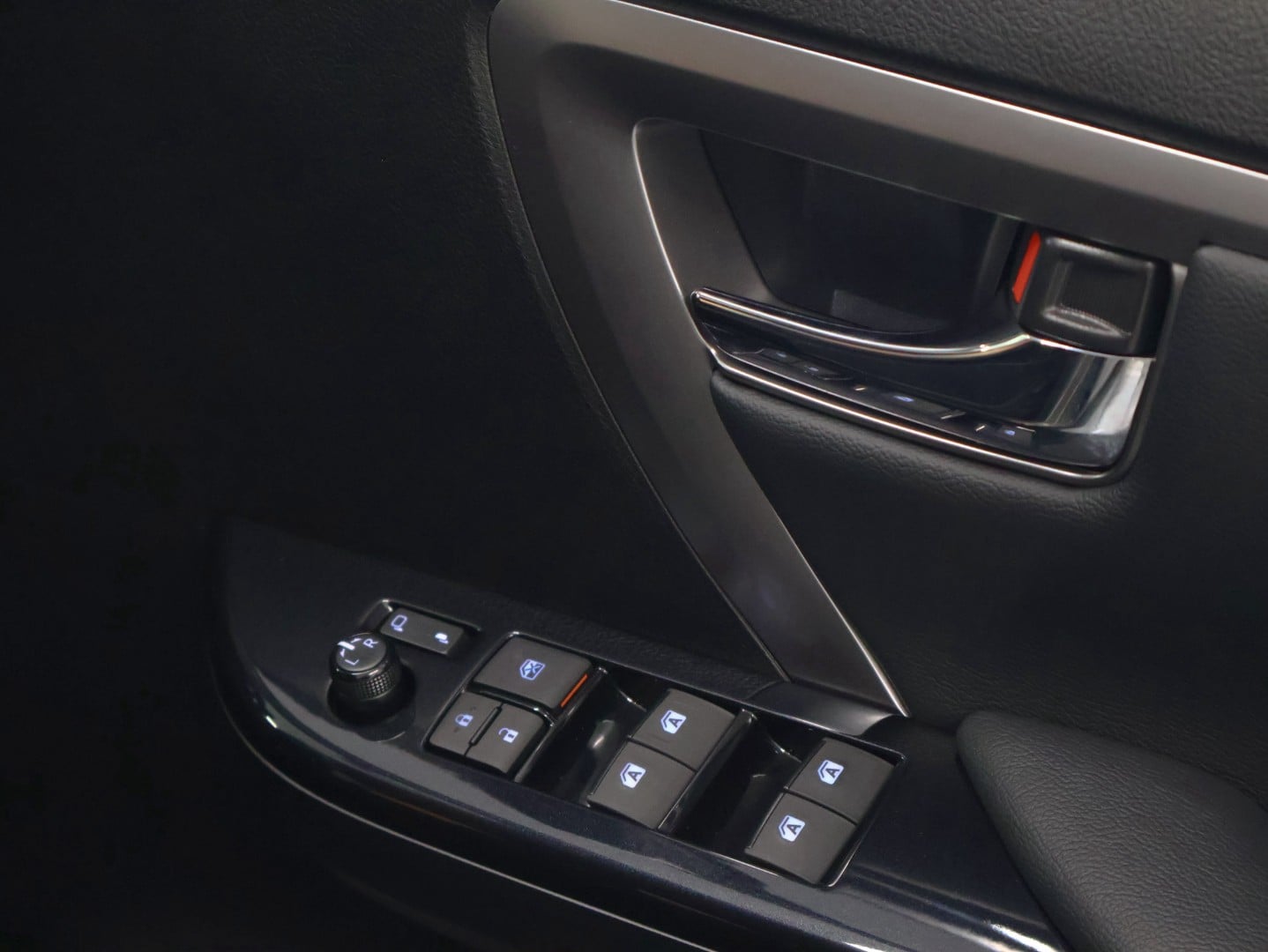 Photo 12 of 28