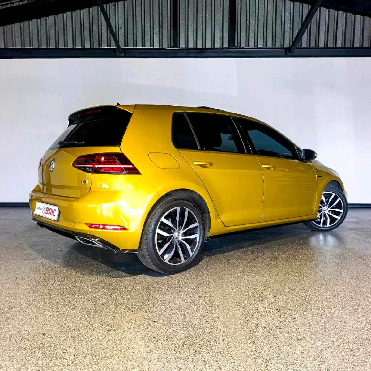 Photo 9 of 16