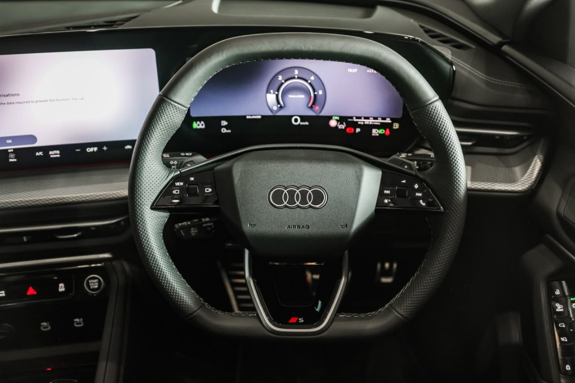 Photo 18 of 23