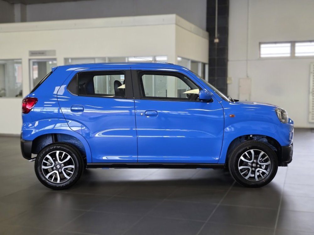 Photo 10 of 23