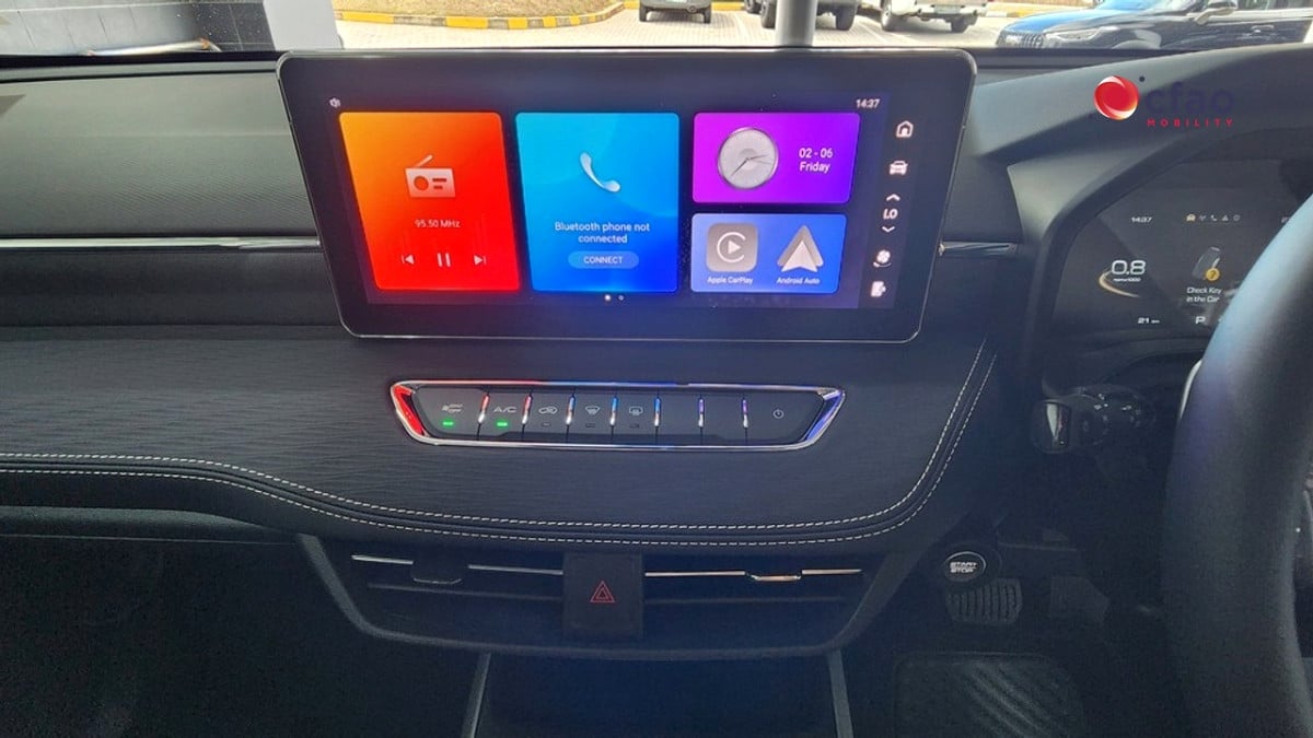 Photo 16 of 24