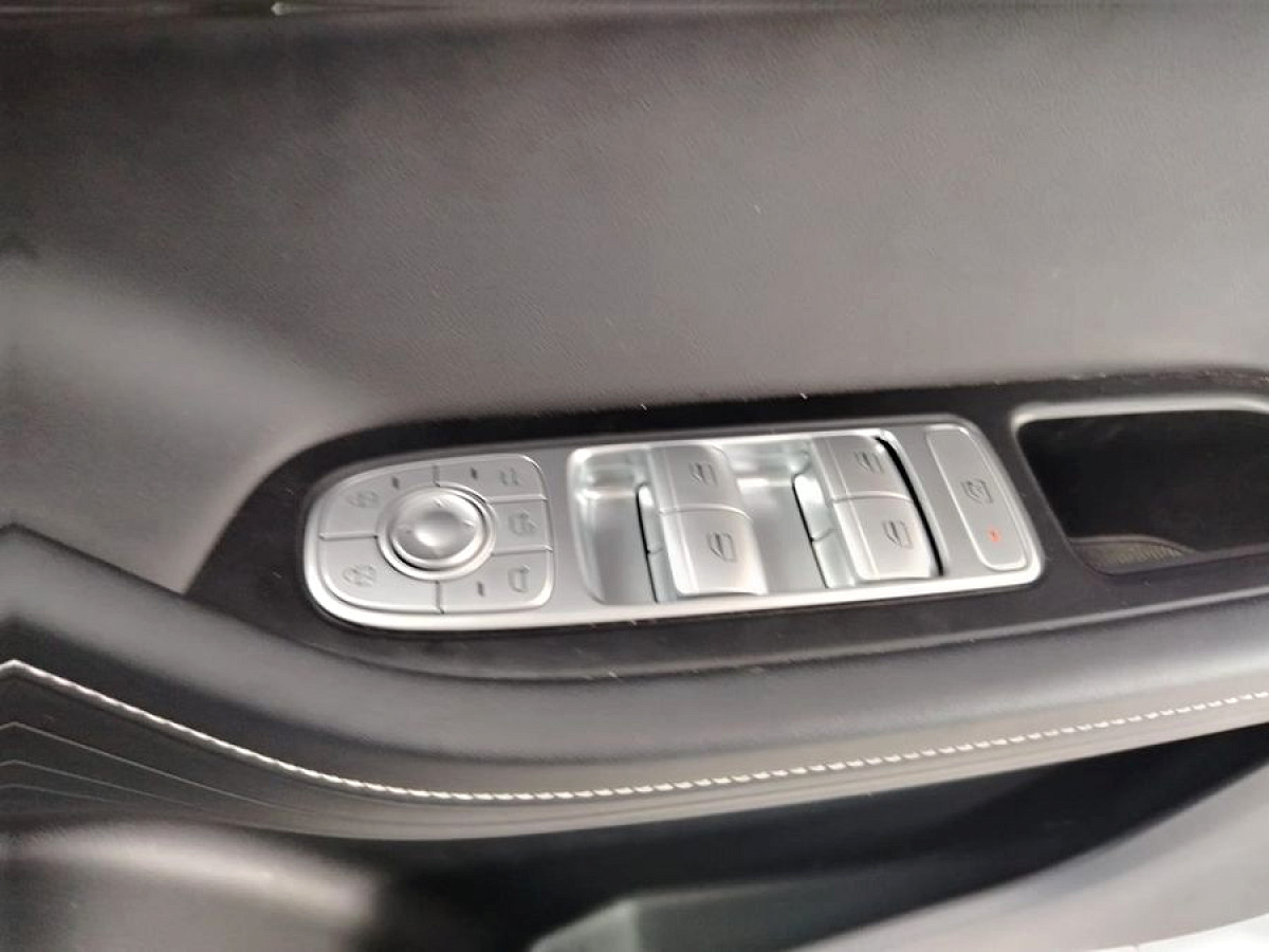 Photo 16 of 26