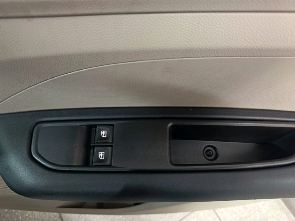 Photo 18 of 19