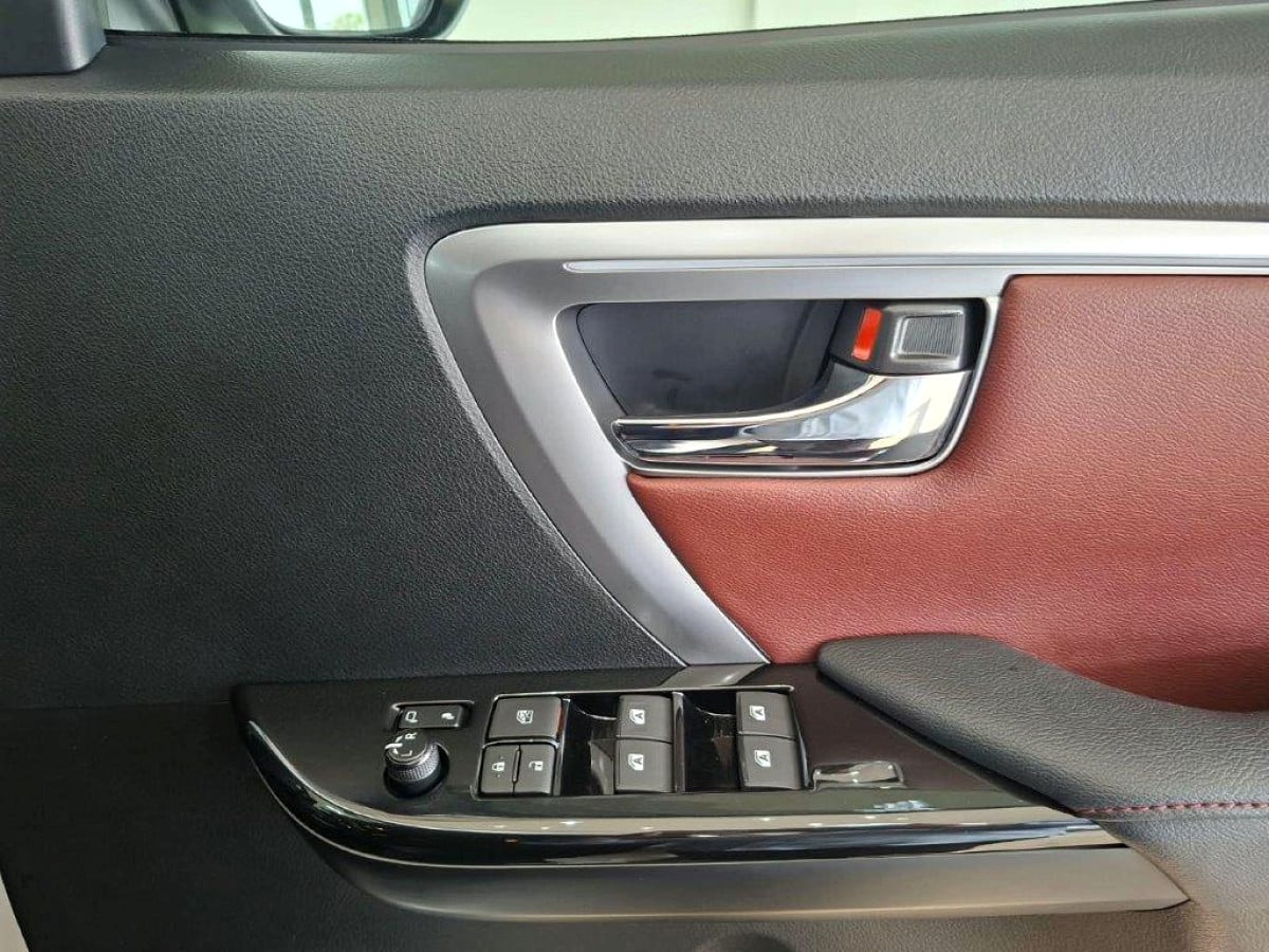 Photo 8 of 19