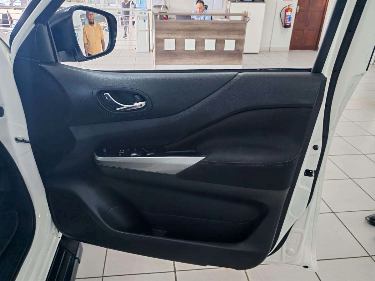 Photo 10 of 20