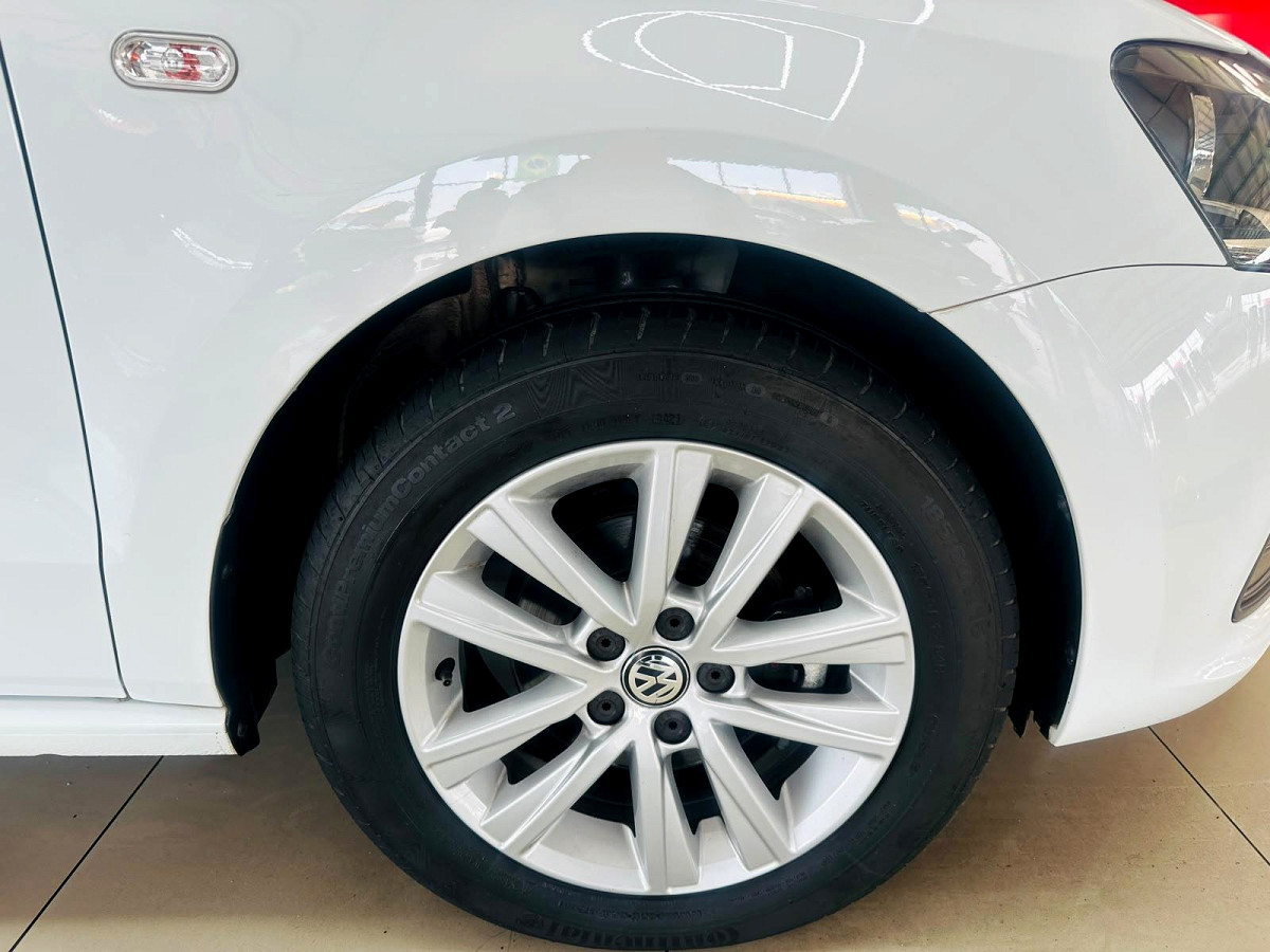 Photo 11 of 20