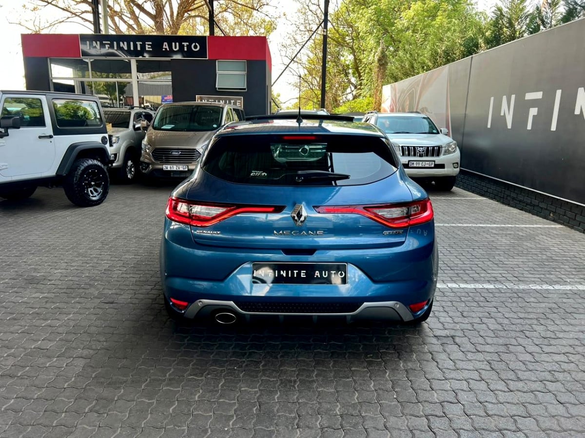 Photo 7 of 28