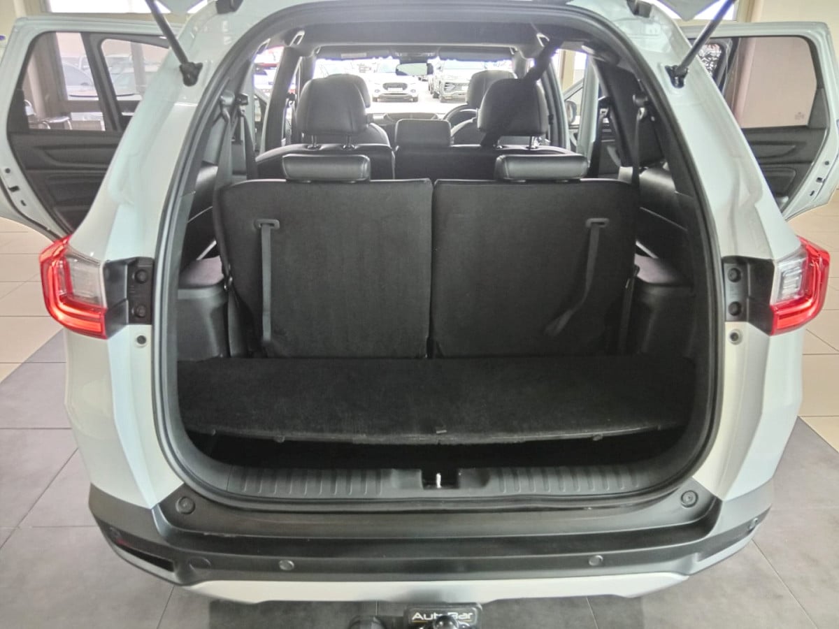 Photo 18 of 32