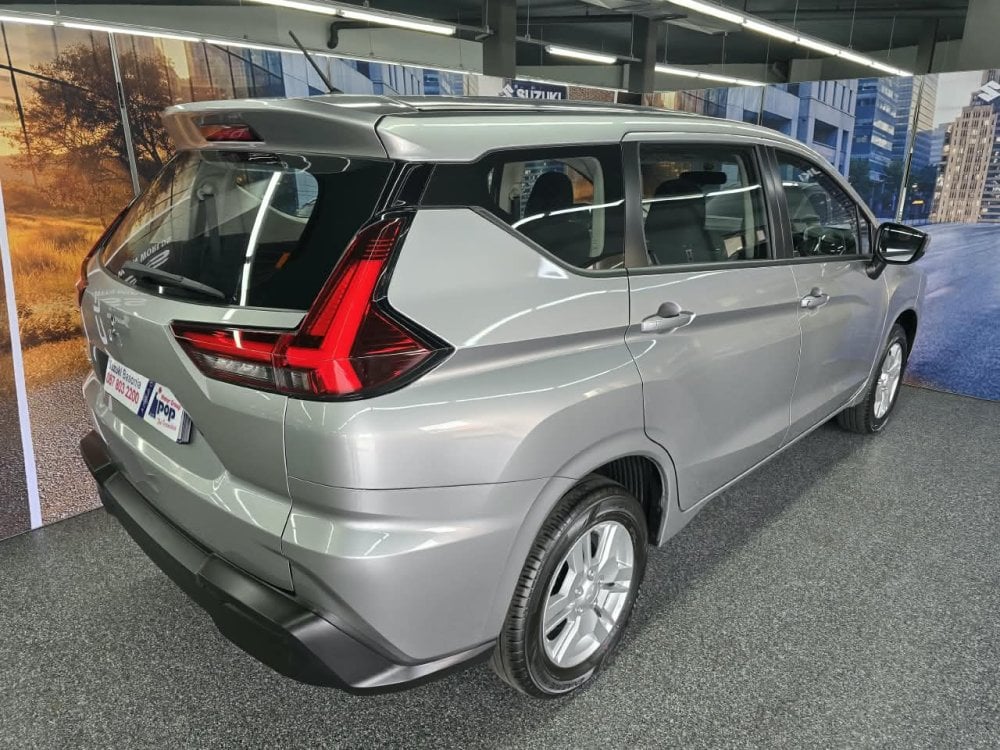 Photo 5 of 9