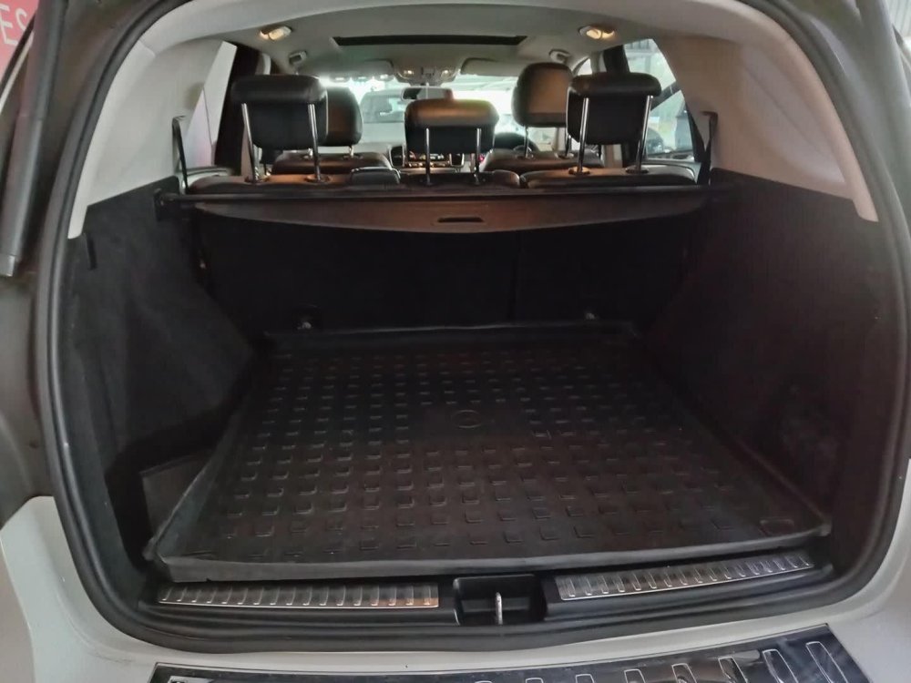 Photo 12 of 28