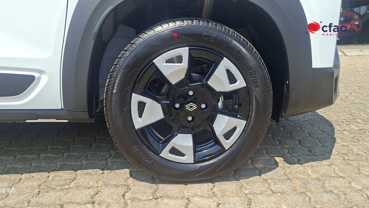 Photo 9 of 19