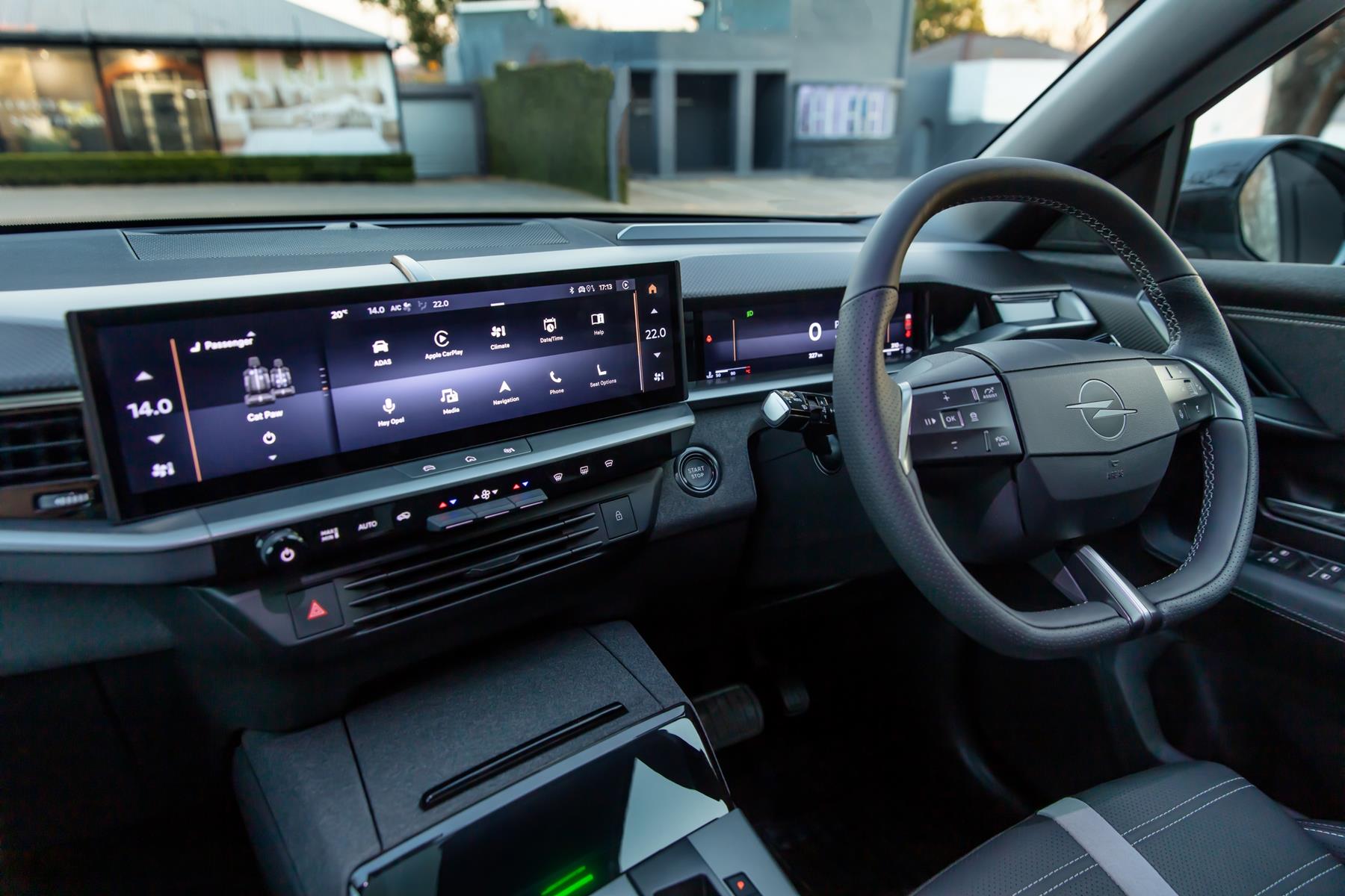 Revised interior feature for Opel Grandland