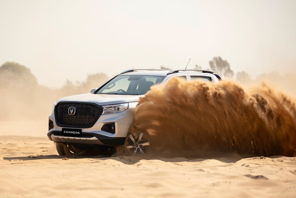 Hunter 4x4 het ? agteras ewenaarslot vir sand en strawwe veldrytoestande. 