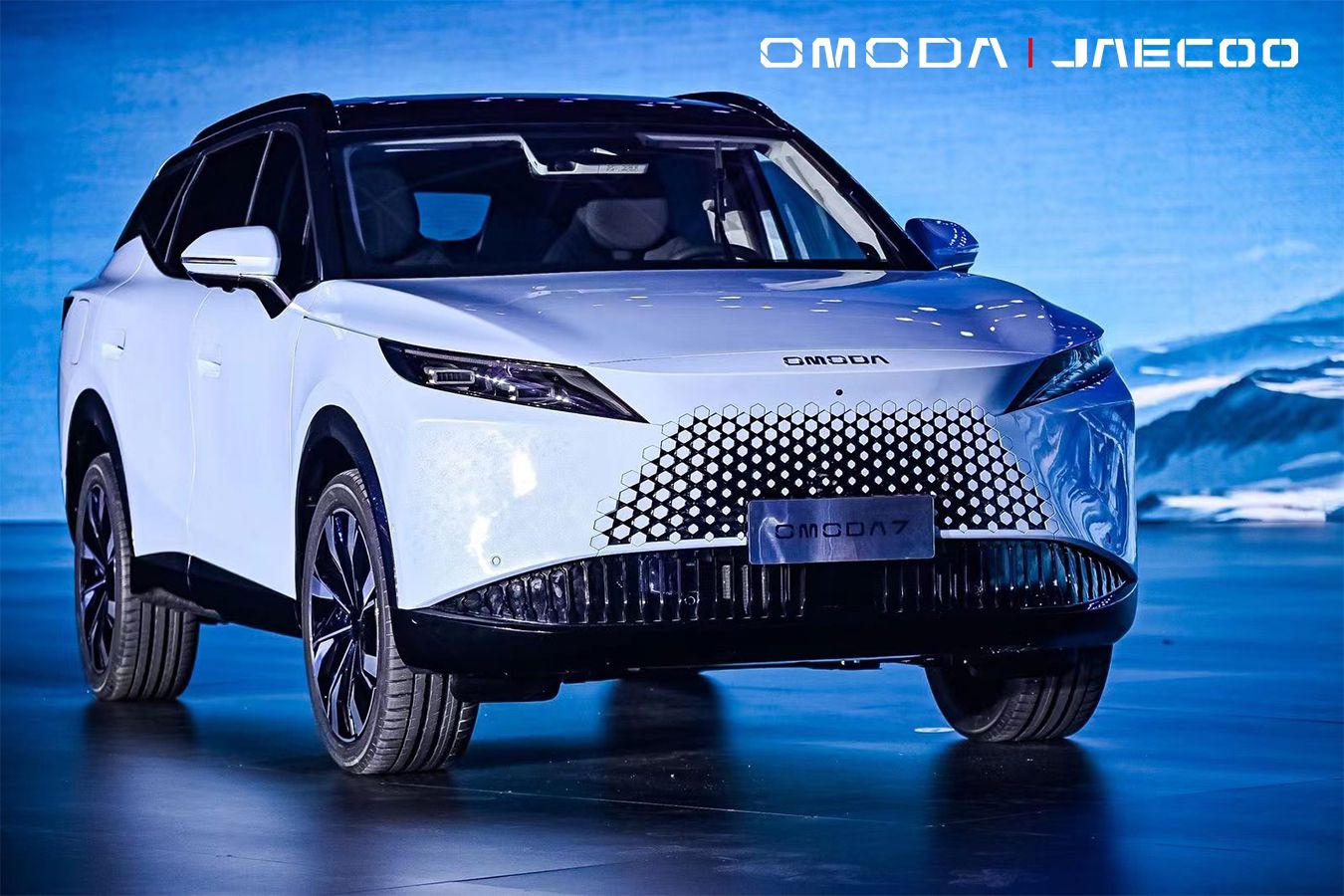 The Omoda C7 is set to slot between the smaller C5 and C9 in the Omoda hierarchy, and will combine some of the best elements of both.