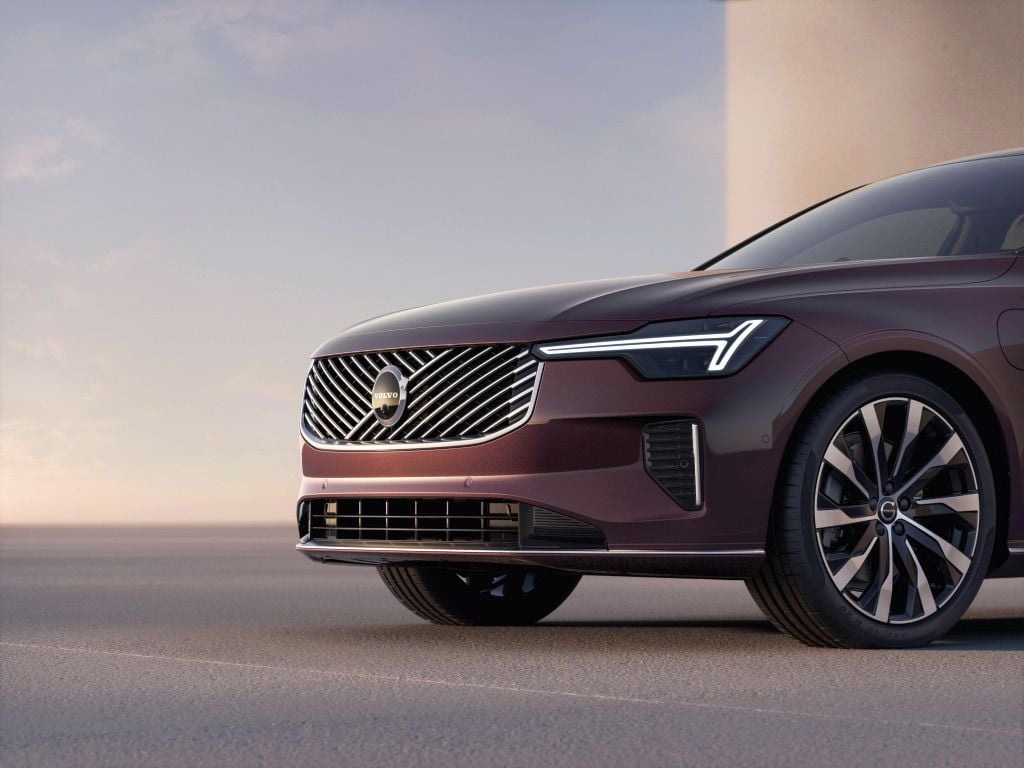 Bonnet look at the revised Volvo S90