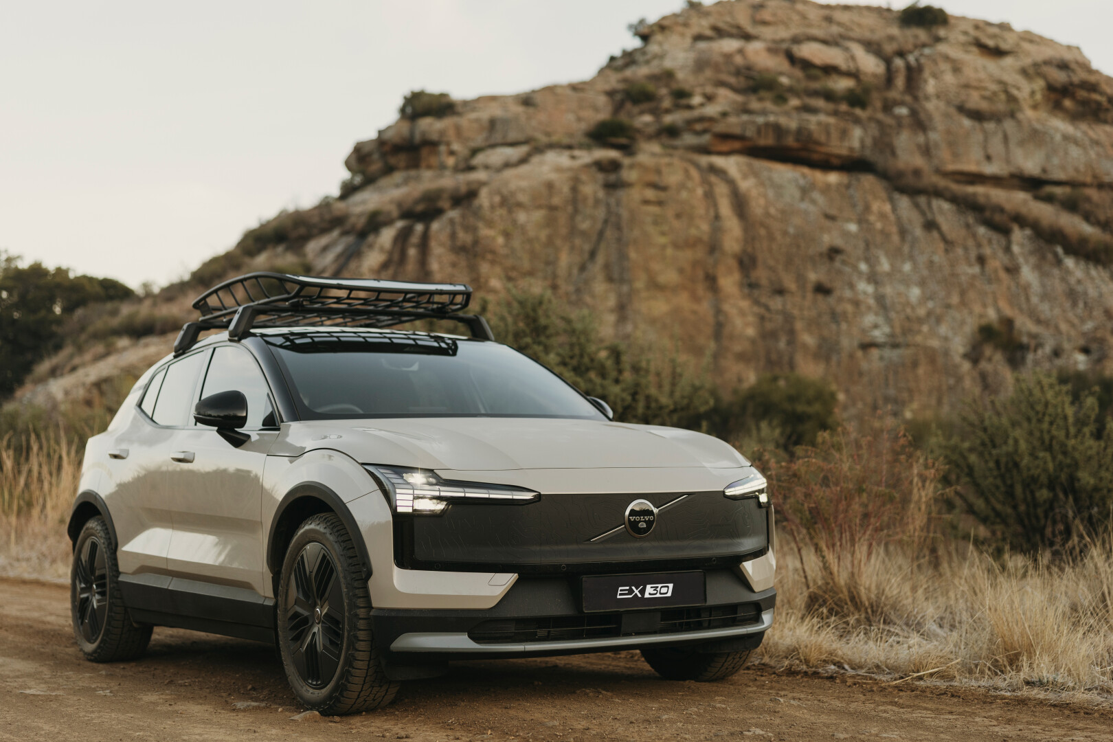 New Volvo EX30 Cross