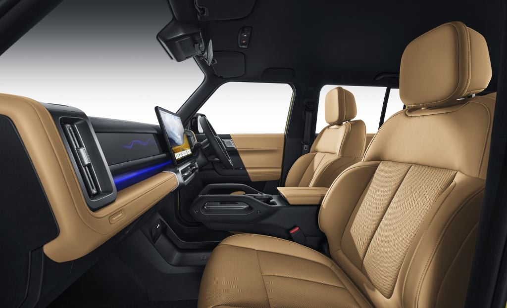 iCAUR REEV 03T interior view
