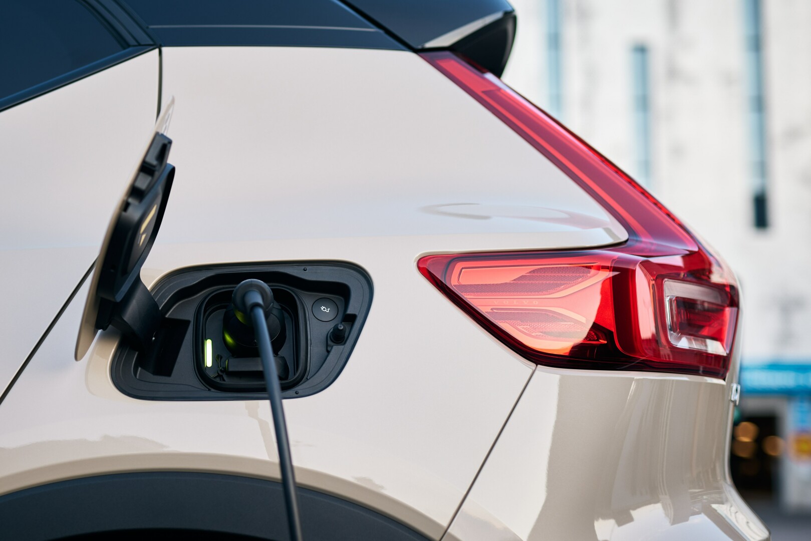 Volvo hoping to attract more EV converts