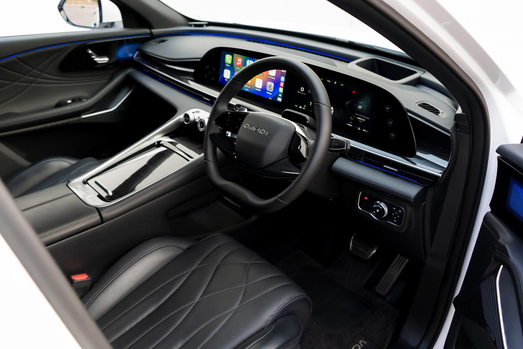 Interior veiw of the driver cockpit on Omoda C9