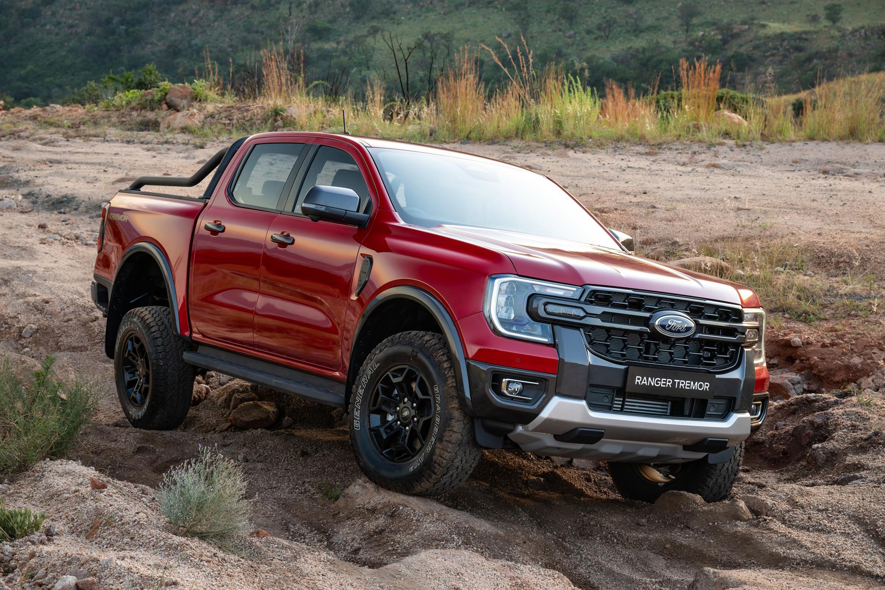 Ford Ranger Tremor negoatiating rocky area