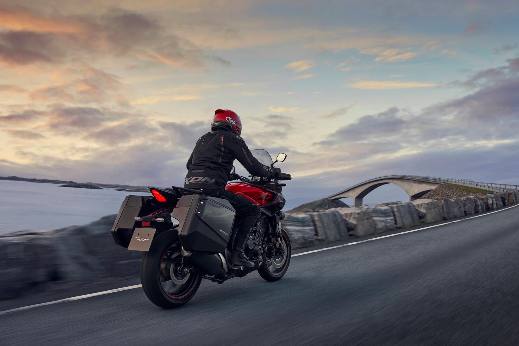 The 2026 Honda CB1000GT is available in three colours