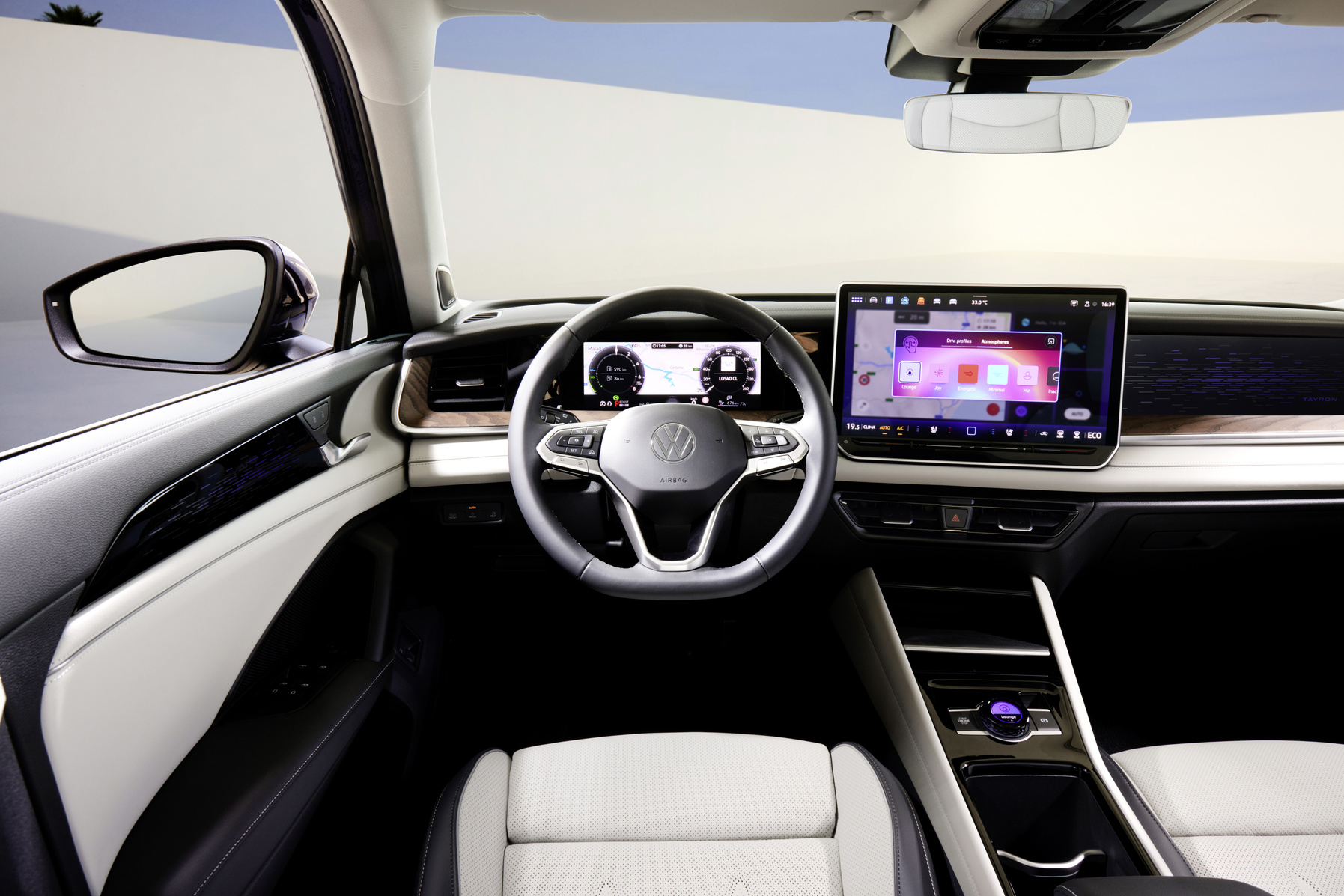 Volkswagen Tayron interior view