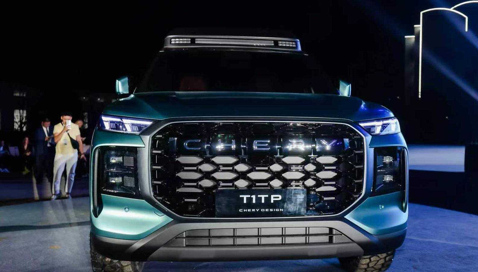 Multi-adjustable SUV concept from Chery