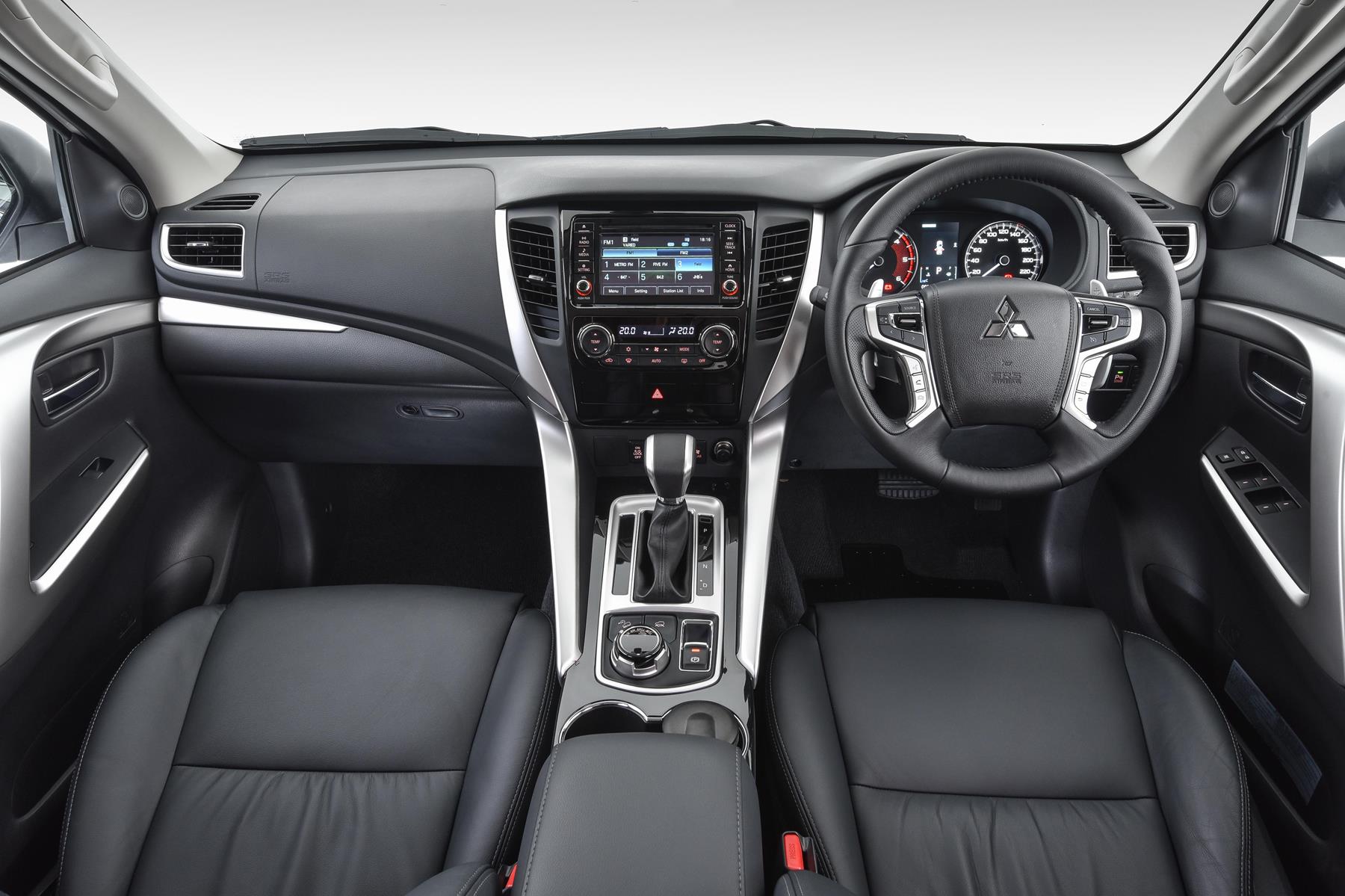 Mitsubishi Pajero Sport Shogun interior