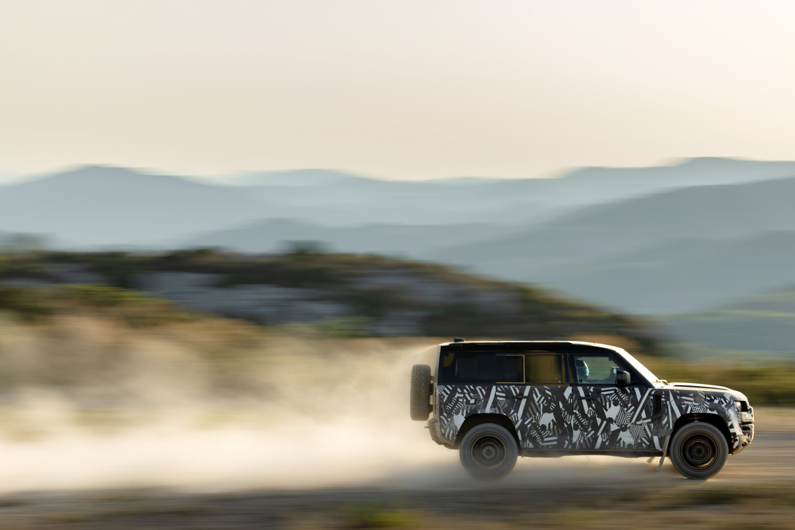 Disguised Range Rover Octa undergoing testing