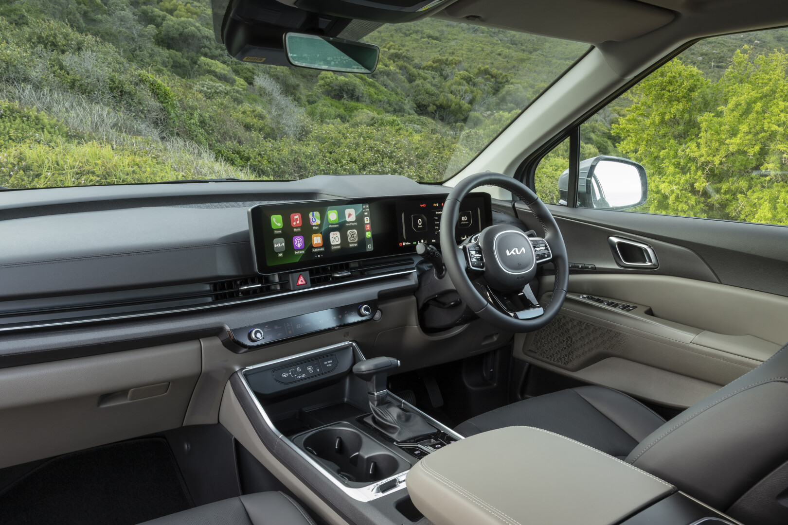 Interior of the updated Kia Carnival