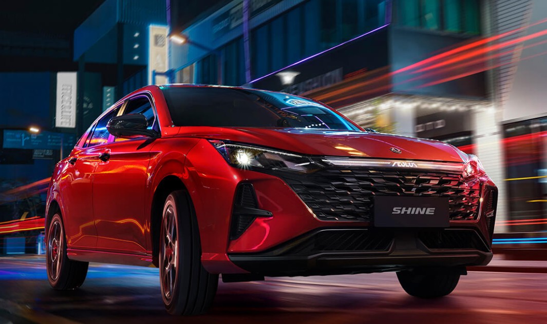 Dongfeng Shine static at night