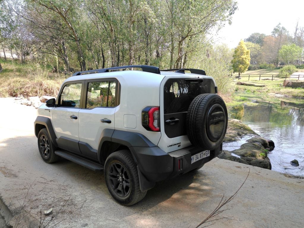 Rear view of Land Cruiser FJ VX