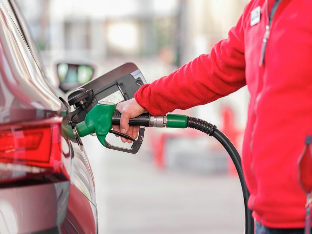 Manage your fuel and choose your car wisely to save costs