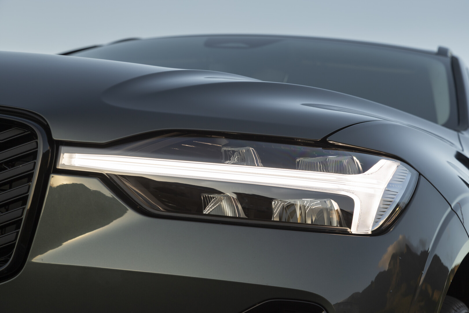 Thors Hammer signature headlights on the Volvo XC60