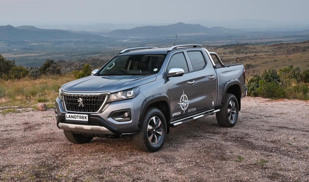 Landtrek word geloof vir ? treffende bakkie voorkoms. Maar die 1.9 diesel enjin is nie haastig nie. 